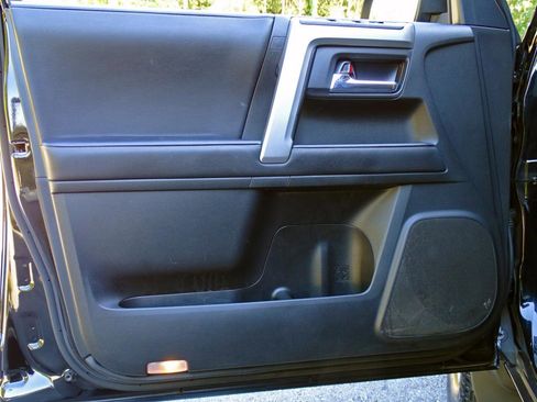 Used 2023 Toyota 4Runner SR5 Premium w/ Moonroof Package RWD image 22