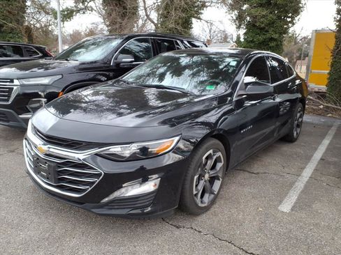 Used 2022 Chevrolet Malibu LT image 2