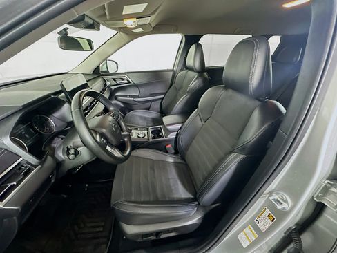 Used 2024 Mitsubishi Outlander SE image 13