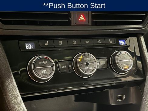 Used 2019 Volkswagen Jetta SEL Premium image 11