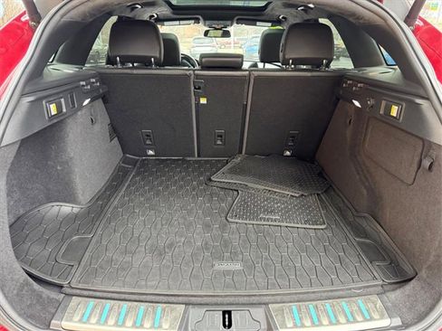 Used 2017 Jaguar F-PACE R-Sport image 13