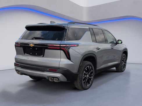 New 2026 Chevrolet Traverse LT w/ Sun and Wheel Package FWD image 3