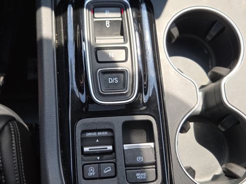 Certified 2024 Honda Pilot Touring image 37