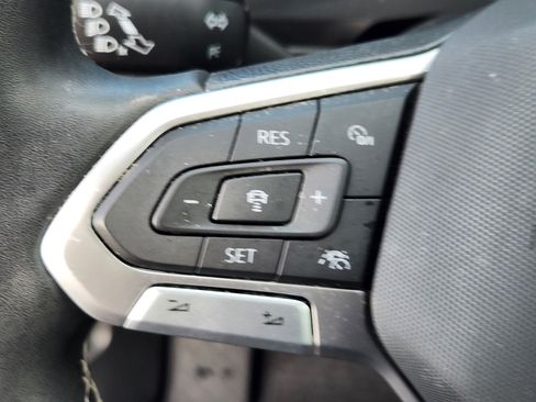 Certified 2022 Volkswagen Tiguan SE image 23