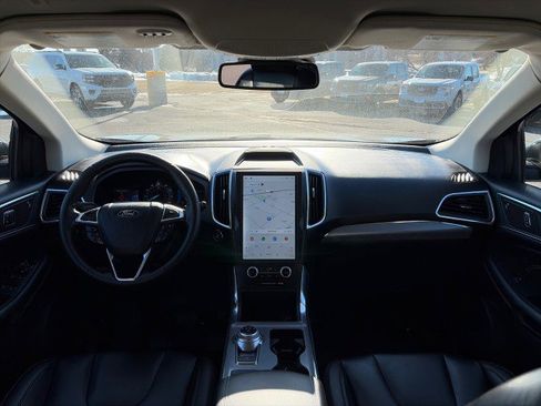 Used 2022 Ford Edge Titanium w/ Class II Trailer Tow Package image 25