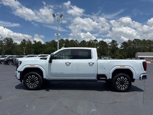 New 2026 GMC Sierra 2500 Denali Ultimate AWD/4WD image 7