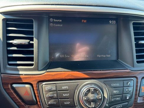 Used 2019 Nissan Pathfinder Platinum AWD/4WD image 23