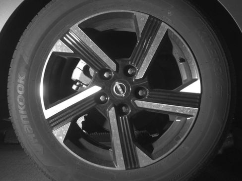 Used 2025 Nissan Sentra SV FWD image 15