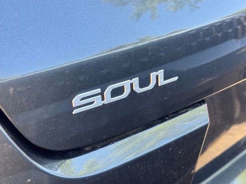 Certified 2025 Kia Soul LX w/ LX Technology Package image 3