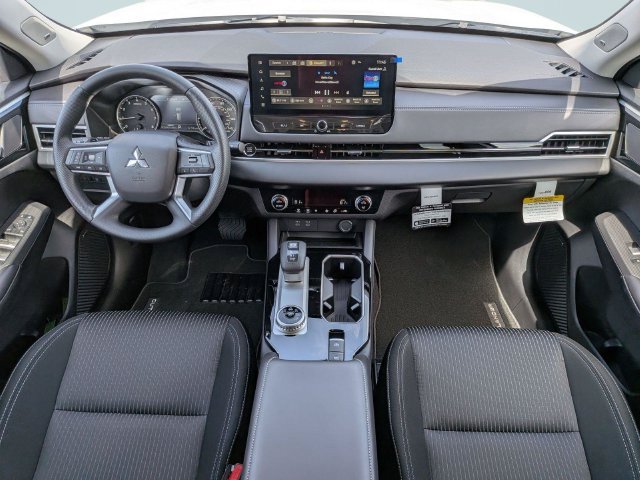 New 2026 Mitsubishi Outlander ES FWD image 13