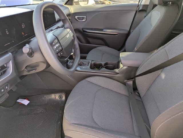 Certified 2025 Kia K4 FWD image 24