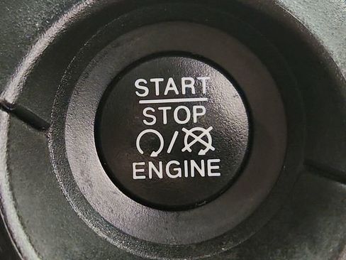 Used 2020 Jeep Renegade Limited w/ LED Lighting Group AWD/4WD image 16