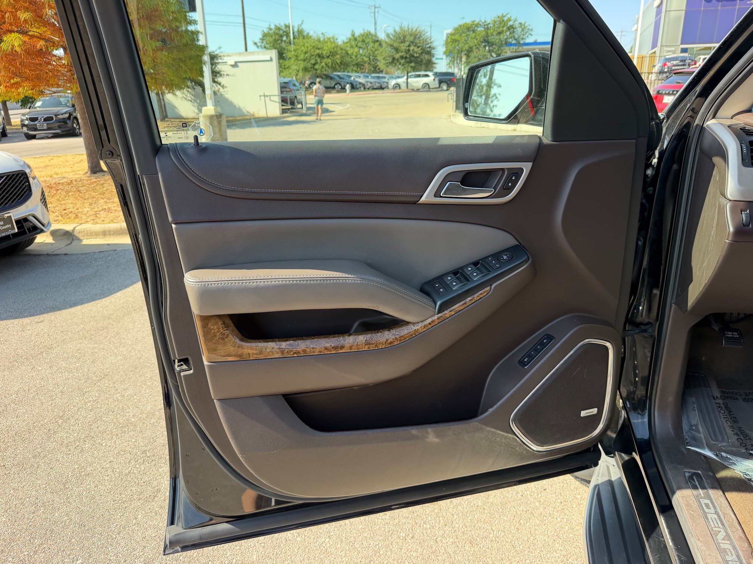 Used 2015 GMC Yukon Denali AWD/4WD image 25