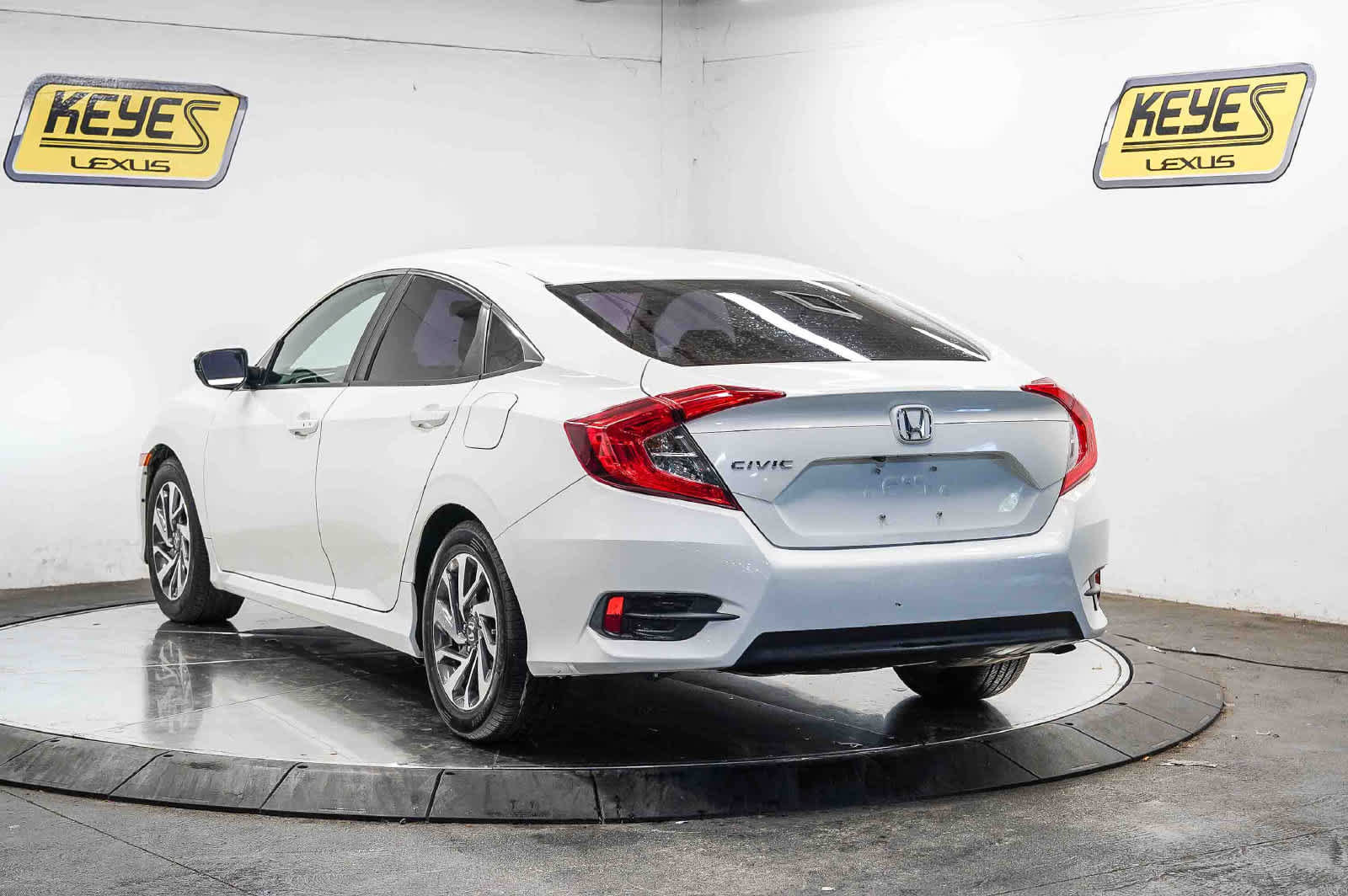 Used 2016 Honda Civic EX image 2
