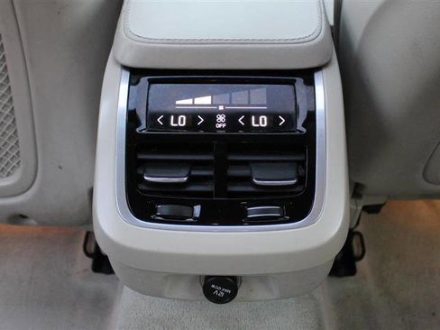 Used 2017 Volvo S90 T6 Inscription image 29