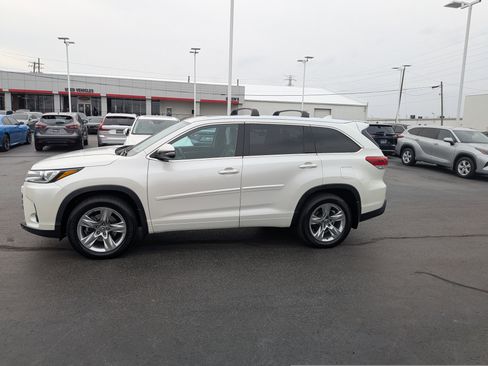 Used 2019 Toyota Highlander Limited image 6