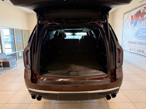 Used 2022 GMC Yukon XL Denali AWD/4WD image 6