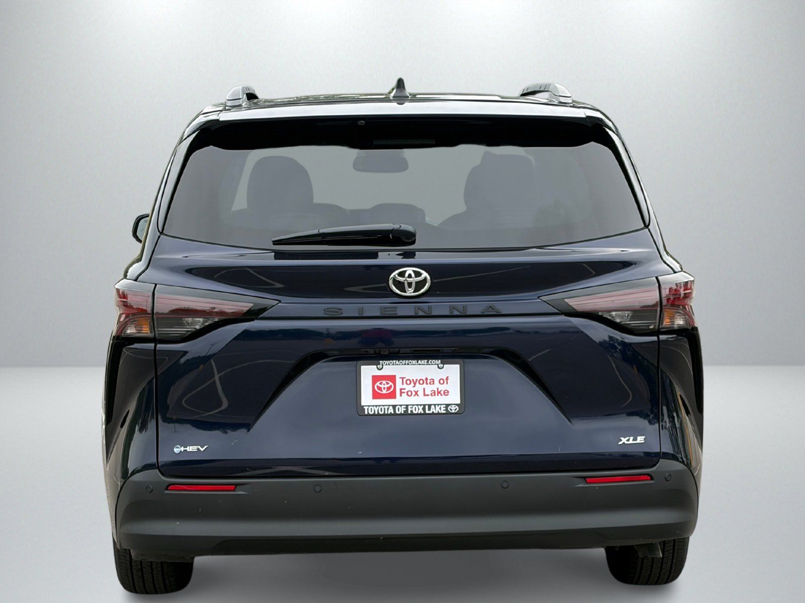 Used 2026 Toyota Sienna XLE FWD image 4