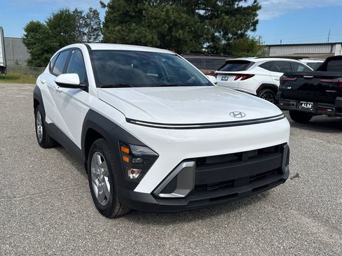 New 2026 Hyundai Kona SE image 7