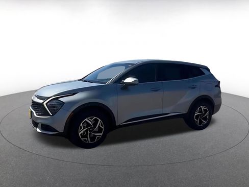 Used 2025 Kia Sportage LX FWD image 8