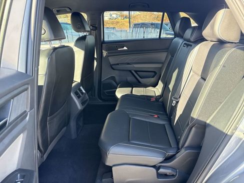 Used 2022 Volkswagen Atlas Cross Sport SE image 24