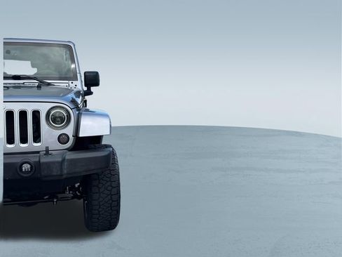 Used 2016 Jeep Wrangler Unlimited Sahara AWD/4WD image 37
