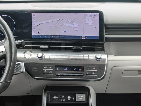 Used 2024 Hyundai Kona Limited AWD/4WD image 14