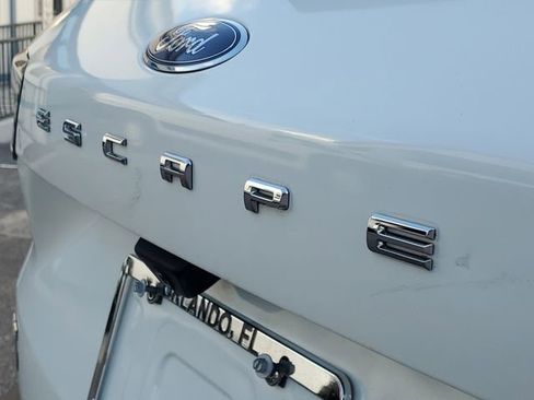 Certified 2022 Ford Escape SE w/ SE Sport Appearance Package image 7