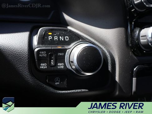 Used 2022 RAM 1500 Big Horn AWD/4WD image 32