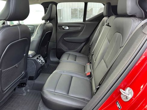 Certified 2024 Volvo XC40 B5 Plus w/ Protection Package Premier image 15