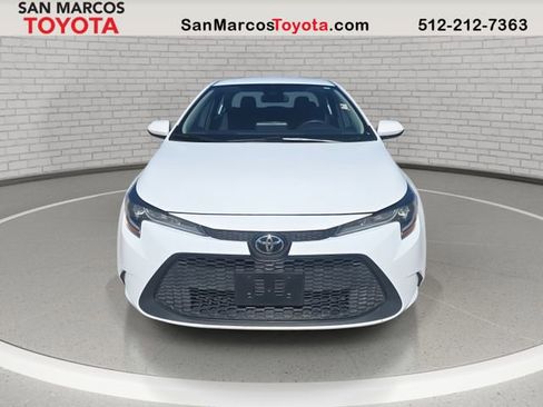 Certified 2022 Toyota Corolla LE image 2