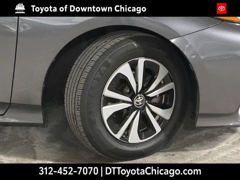 Used 2017 Toyota Prius Prime Advanced FWD image 2