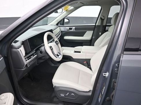 Used 2025 Hyundai Santa Fe SEL AWD/4WD image 9