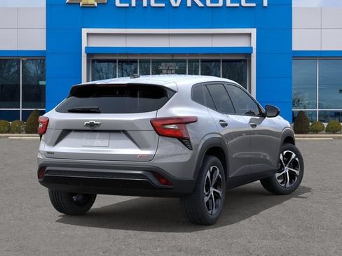 New 2026 Chevrolet Trax RS w/ Sunroof Package FWD image 4
