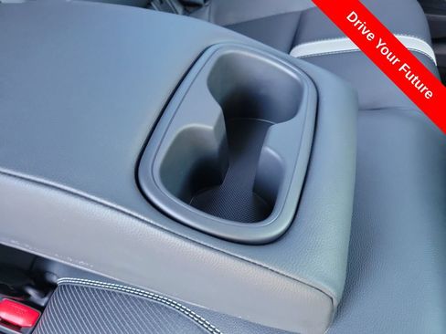 Used 2025 Toyota Camry SE FWD image 22