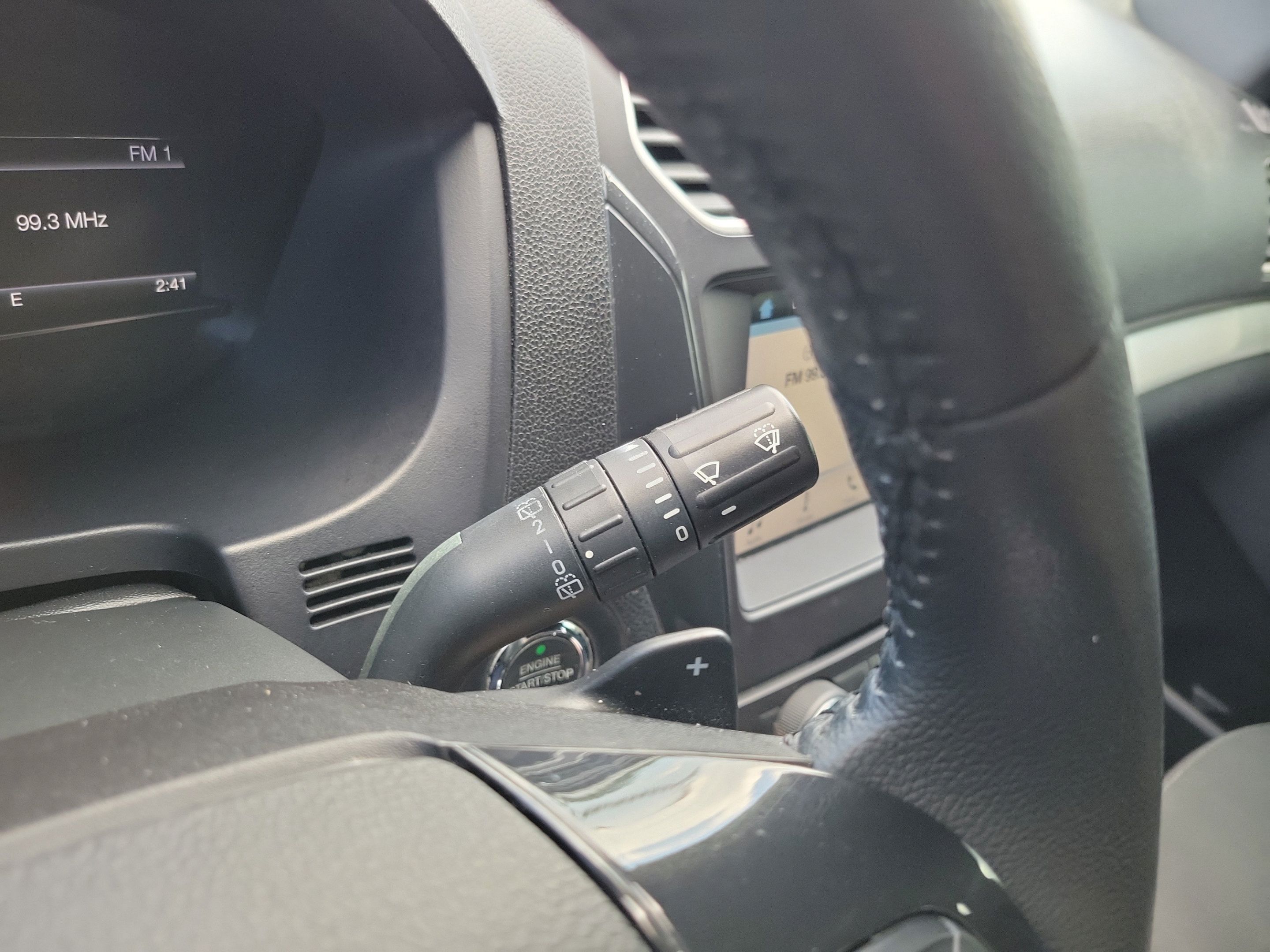Used 2017 Ford Explorer XLT w/ Equipment Group 201A FWD image 23