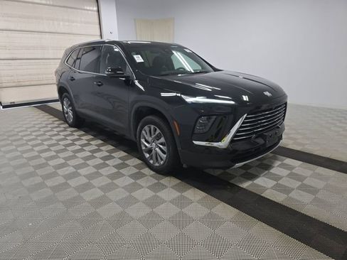 Used 2025 Buick Enclave Preferred image 3