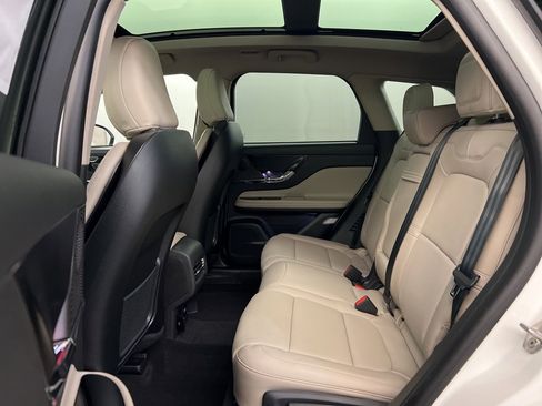 New 2026 Lincoln Corsair Reserve image 32