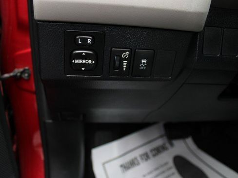 Used 2013 Toyota RAV4 LE FWD image 20