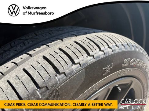 Used 2024 RAM 1500 Laramie AWD/4WD image 9