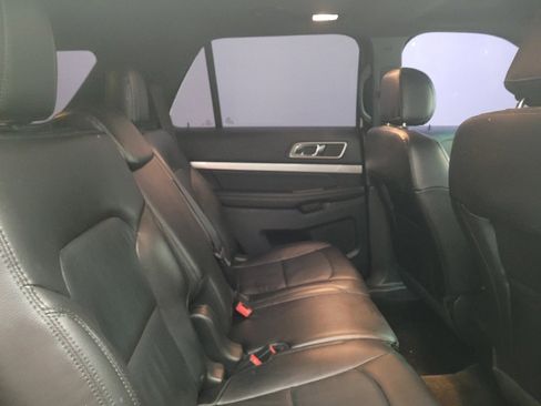 Used 2017 Ford Explorer XLT w/ Equipment Group 202A image 19