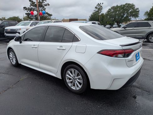Used 2024 Toyota Corolla XLE FWD image 28