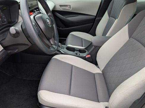 Used 2025 Toyota Corolla LE w/ Convenience Package image 11