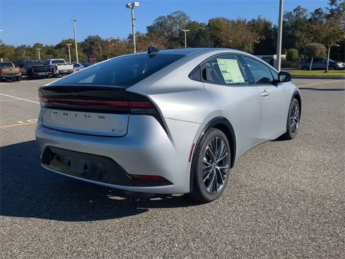 New 2026 Toyota Prius XLE image 4