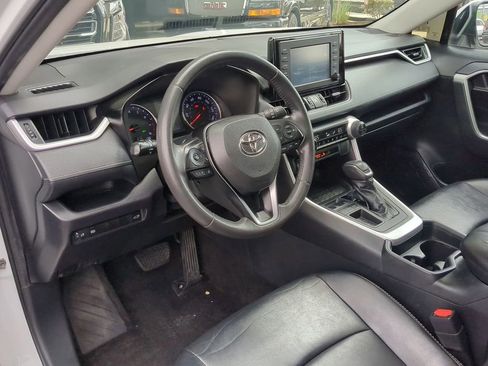 Used 2019 Toyota RAV4 XLE Premium w/ Carpet Mat Package image 12