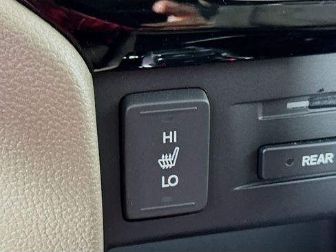 Used 2017 Honda Pilot Touring image 21