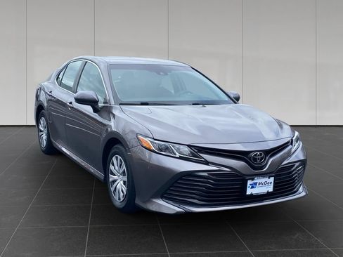 Used 2018 Toyota Camry FWD image 7