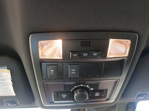 Used 2018 Toyota Tacoma TRD Off-Road image 42