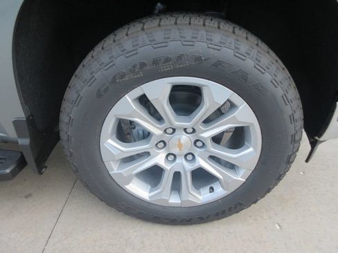 New 2026 Chevrolet Silverado 1500 LTZ w/ LTZ Premium Package AWD/4WD image 10