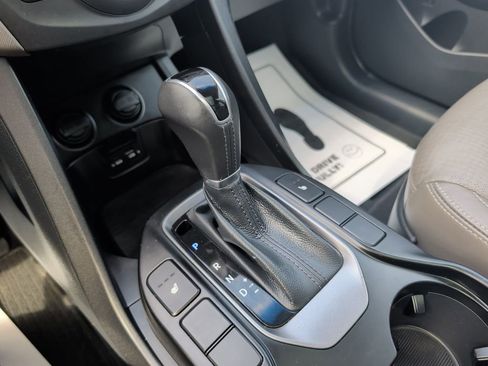 Used 2013 Hyundai Santa Fe Limited w/ Technology Pkg image 17